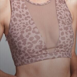 Varley Terri Crop Mesh Deep V Neck Sports Bra In Leopard size Small